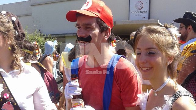 Los futuros médicos de la UNL hicieron la tradicional cruzada por las calles santafesinas