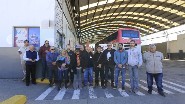 Frente a Flecha Bus protestaron por el despido de 37 trabajadores