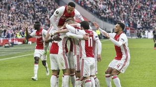 Ajax goleó a Lyon y acaricia la final