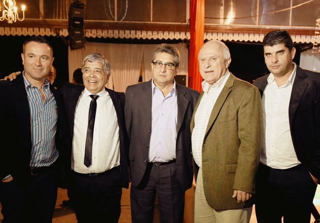 Festejo. El gobernador participó de la celebración del Día del Trabajador de Obras Sanitarias y dijo que con Aguas Santafesinas SA apunta “a tener la mejor empresa de servicios del país”. Foto: gentileza Gobierno de la Provincia