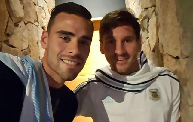 Ezequiel Luna con Messi