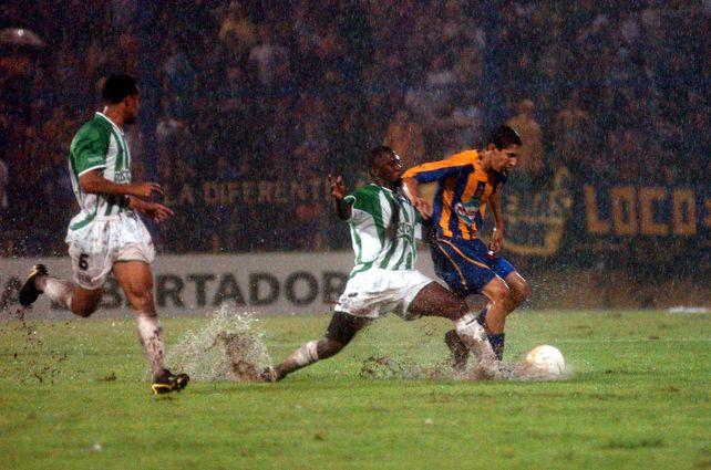 Hace 20 años, Di María jugando la Copa Libertaadores con Central. Hoy las expectativas de Fideo son altas.