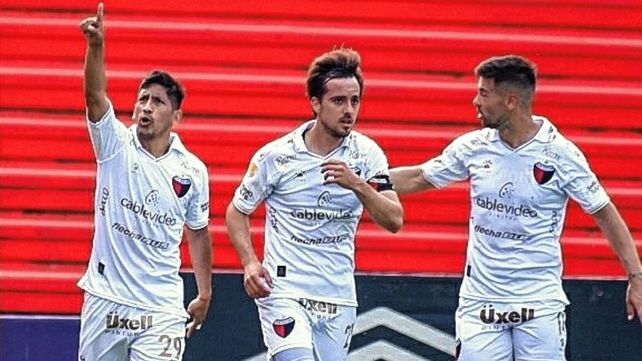 Christian Bernardi y Federico Lértora están en la mira de San Lorenzo.