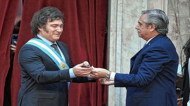 El presidente Javier Milei en la Fundación Libertad calificó a su antecesor Alberto Fernández de títere El presidente Javier Milei en la Fundación Libertad calificó a su antecesor Alberto Fernández de títere