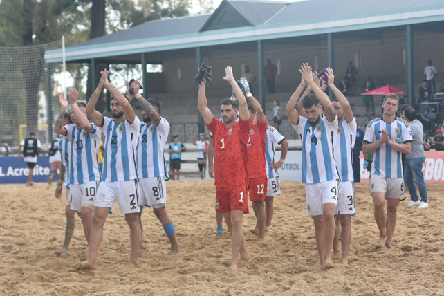 Argentina cumplió el objetivo y a pesar de la derrota en la final jugará el Mundial.