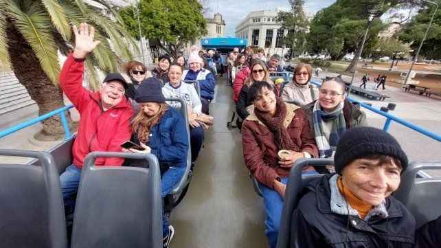 El Bus Turístico de Paraná celebró el aniversario con una salida especial