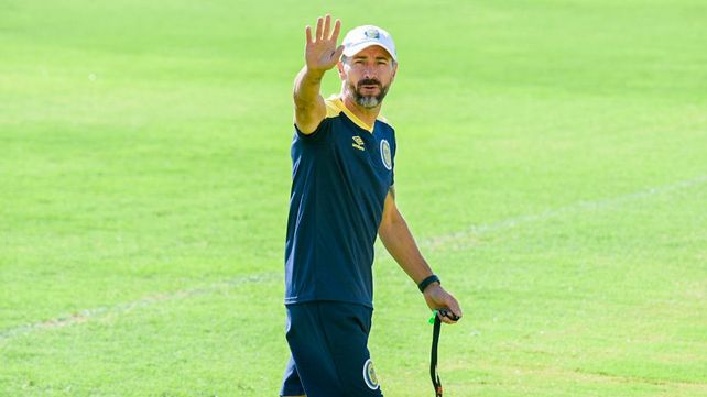 Cristian González marcó objetivos claros en el inicio de la pretemporada.