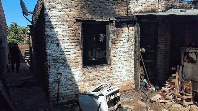 Le prendieron fuego a la casa del presunto homicida en La Guardia