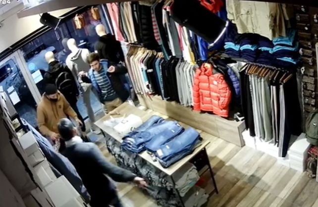 Inseguridad en barrio Sargento Cabral. Robaron un comercio a punta de pistola y encerraron a los clientes en los vestidores.&nbsp;