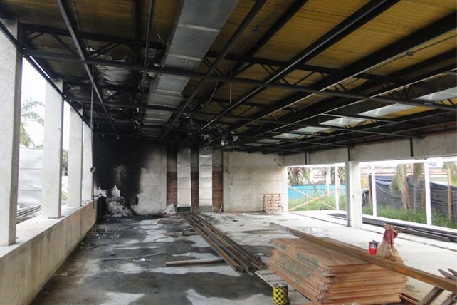 Se incendió una parte de la obra del restaurante de Piedras Blancas