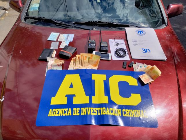 Detienen a una banda con dos equipos inhibidores de señal en pleno centro