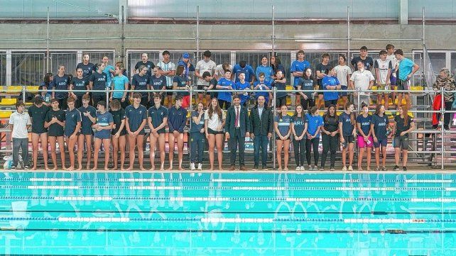 El gobernador Pullaro dejó inaugurado el Centro Acuático el Invencible en Rosario.