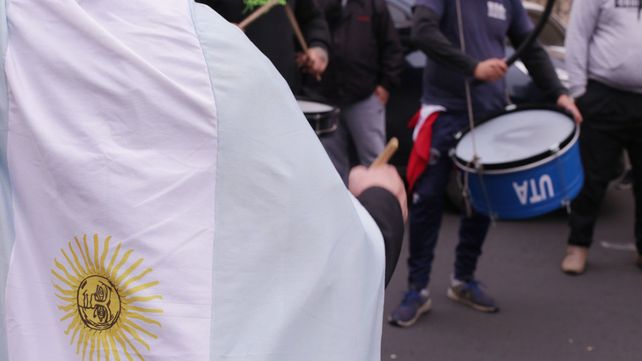 Paraná: A cada chofer se le debe entre $90.000 y $100.000