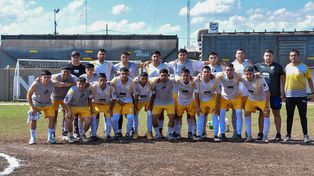 Asociación Rosarina de Fútbol. Pablo VI manda en la Zona Campeonatoe y el domingo con un punto ante Central Córdoba lograría el cuarto título en Primera A.&nbsp;