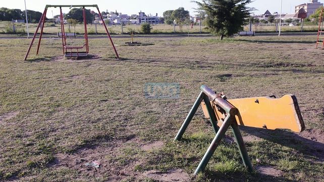 Paraná: juegos en mal estado en distintos parques generan recurrentes quejas de vecinos&nbsp;
