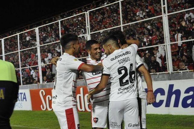 Newell’s festejó en Paraná y llegará entonadísimo a la ciudad de las diagonales.