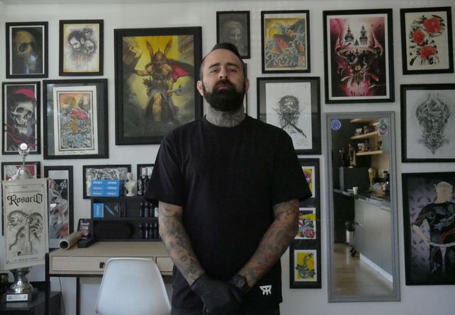 De Empalme al mundo: los secretos del tatuador de las estrellas