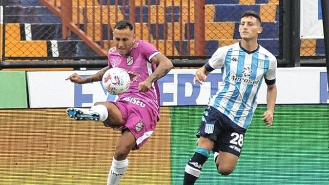 Tomás Chancalay marcó el gol de Racing en la derrota 2-1 ante Arsenal