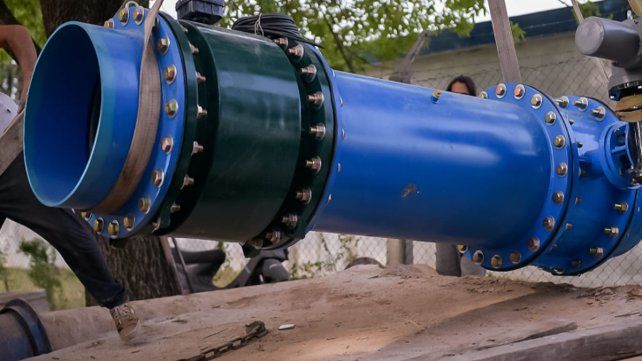 Paraná: instalan otra válvula en la red de agua potable