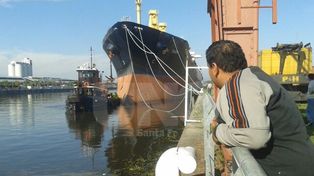 Muchos santafesinos se acercaron al puerto para decirle adiós al Sampan