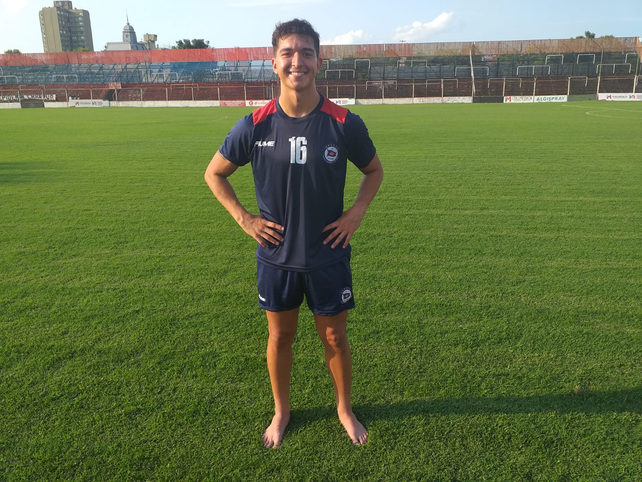 El chileno Valentin Detzel jugará en Central Córdoba en 2025 y es una de las grandes promesas del fútbol trasandino.