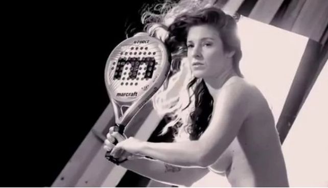 La jugadora de pádel más sexy del mundo posó desnuda para una revista deportiva