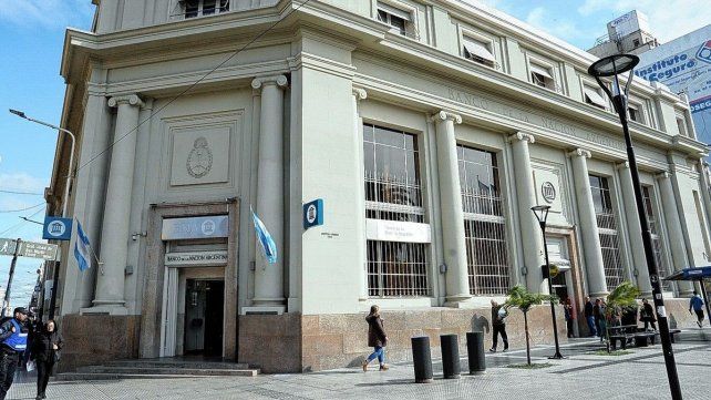 El dólar en Paraná: aumentó más de 38.000% en 15 años.
