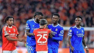 Vinícius realizó un fuerte descargó en donde le apuntó a Gianluca Prestianni.
