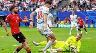 Georgia y República Checa repartieron puntos y quedaron cerca de la eliminación en la Eurocopa.