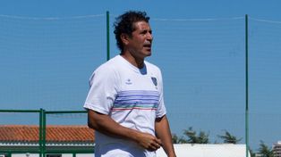 Gómez asumió en Vélez con la chance de continuar hasta fin de año