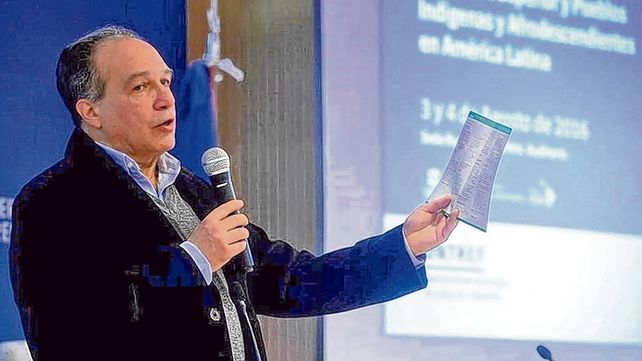 Daniel Mato advierte que la universidad argentina está atrasada en la agenda de las comunidades indígenas.
