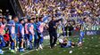 Cinco minutos del clásico que inició con gran intensidad y ya un amonestado para cada uno