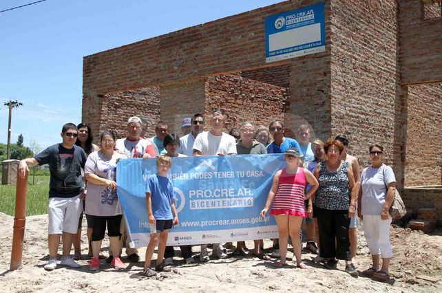 Reclamos. Los vecinos exigen la finalización de las obras en el tendido eléctrico. Aseguran que el servicio es malo.