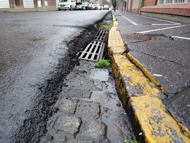 Pavimentación: solicitan que el asfalto no quede más elevado que las veredas