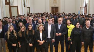 El gobernador participó de la entrega de tarjetas de “Argentina Programa 4.0”