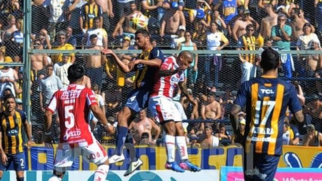 Unión goleó 4-0 a Rosario Central la última vez que jugaron en el Gigante de Arroyito. 