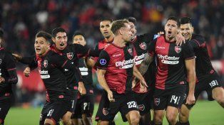 Último grito copero. Armando Méndez anotó de tijera el empate agónico ante Audax Italiano en el Coloso.