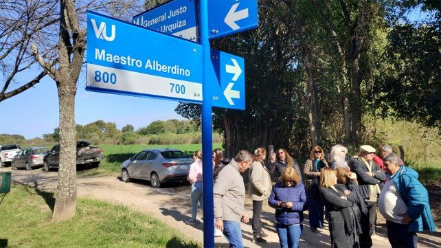En Villa Urquiza una calle rinde homenaje a los maestros alberdinos