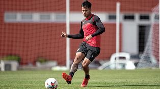 Domínguez recupera piezas y cambia en Independiente para recibir a Racing