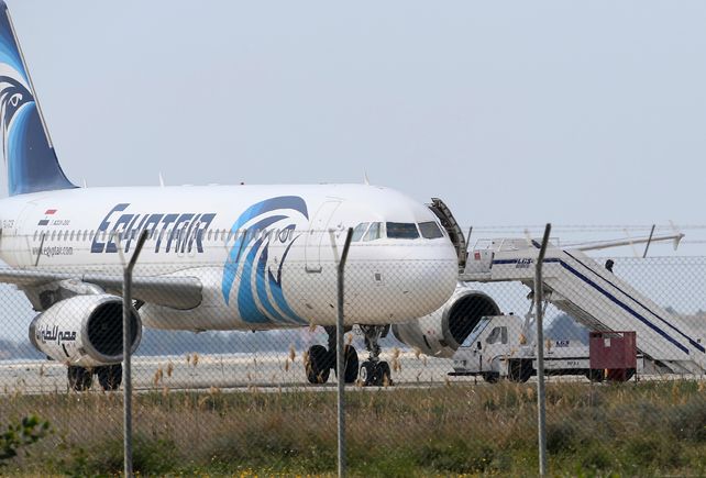 El avión se estrelló con 66 pasajeros a bordo.