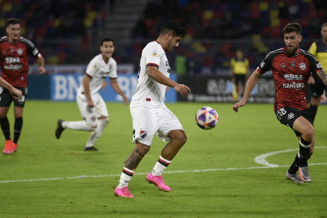 Newells hizo figura al arquero Matías Mansilla, pero perdió 2 a 0 ante Central Córdoba