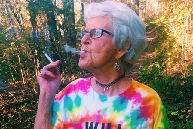 Una abuela a lo Miley Cyrus