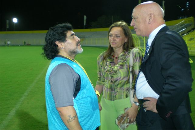 Bonfatti junto a Maradona