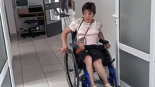 Carla Zapletal recorre Paraná &nbsp;y muestra la falta de rampas﻿
