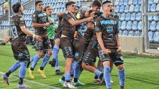 El festejo de los jugadores de Platense