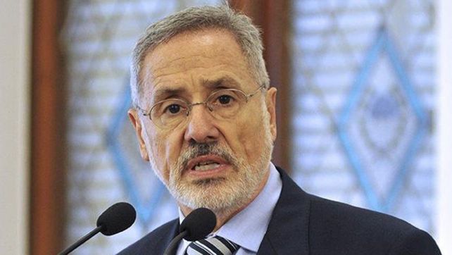 Saín instó a los legisladores a meter los piecitos en el barro