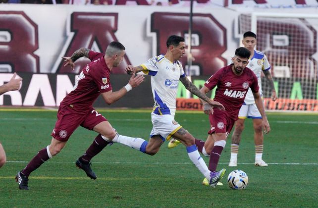 En la segunda fecha del Clausura, Central visitó a Lanús y lo ganó 1-0 con gol de Di María, de penal.