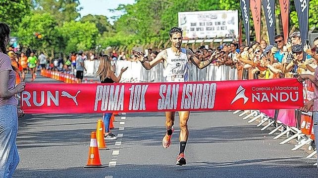 Federico Bruno ganó los 10K de San Isidro e hizo historia. hace unos días
