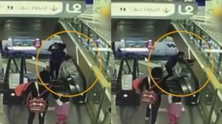 Una abuela dejó caer a su nieto desde una escalera mecánica y lo mató
