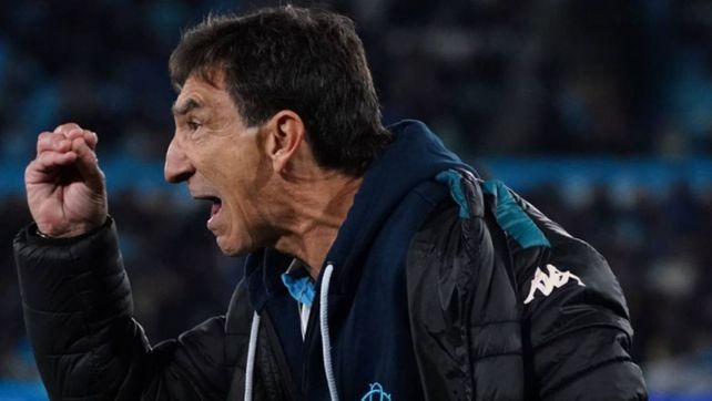 Gustavo Costas no podrá dirigir a Racing por cuatro partidos. Lo decidió el Tribunal de Disciplina de la AFA.&nbsp;